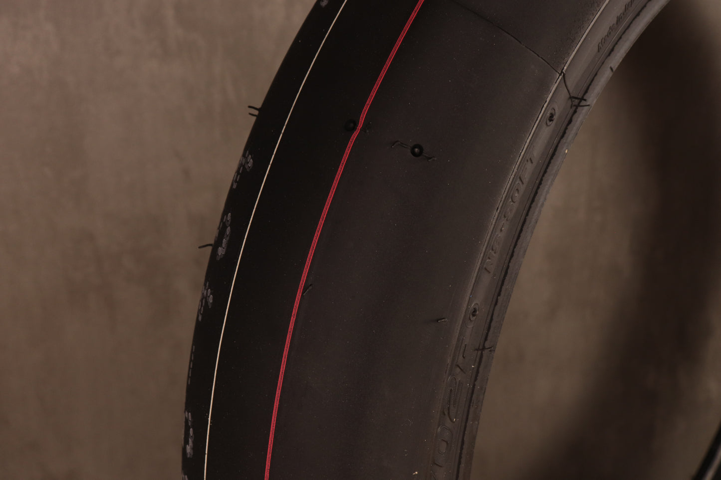 Bridgestone Battlax Racing V02 F SOFT Vorderreifen 120/605 R17