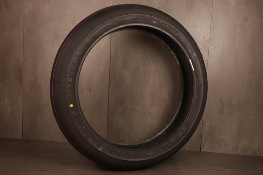 Bridgestone Battlax Racing V02 F SOFT Vorderreifen 120/605 R17